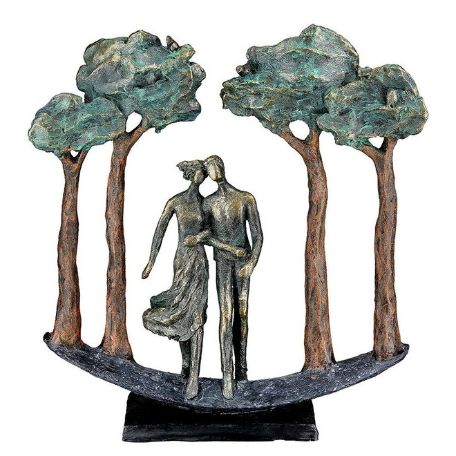 Figuur 'Under Trees'