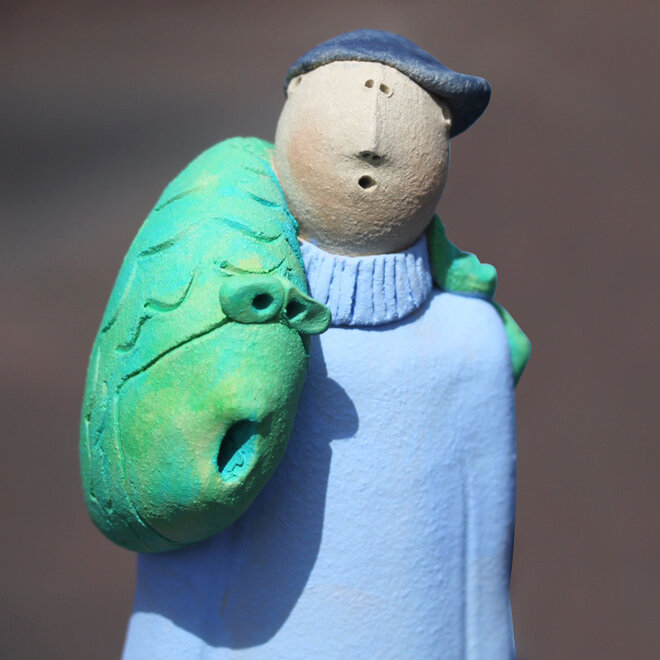 Haringman, met buit op de schouder, Keramiek H60cm
