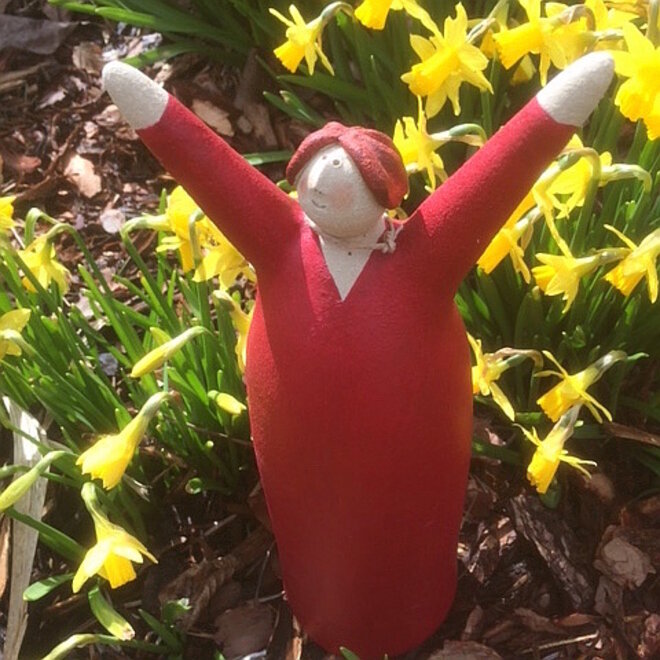 Vrolijke Vrouw, Freudenmädchen, Keramiek rood H27cm