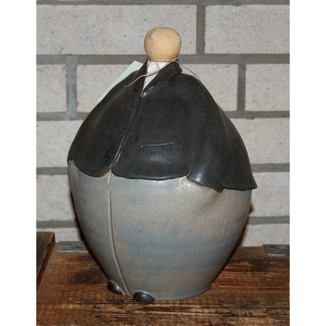 De Directeursvrouw, wit H25cm