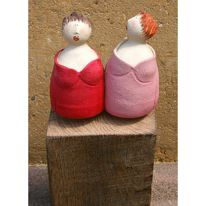 Boezemvriendinnen, Keramiek H32cm