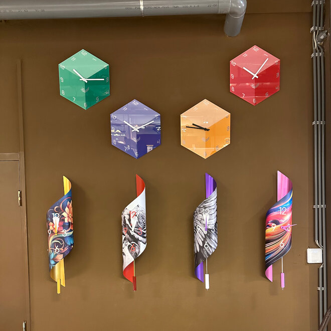 Wandklok Gedraaid Kleurrijk  67cm