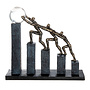 Figuur 'Team Effort', polyresin, antique bronze finish, H32cm