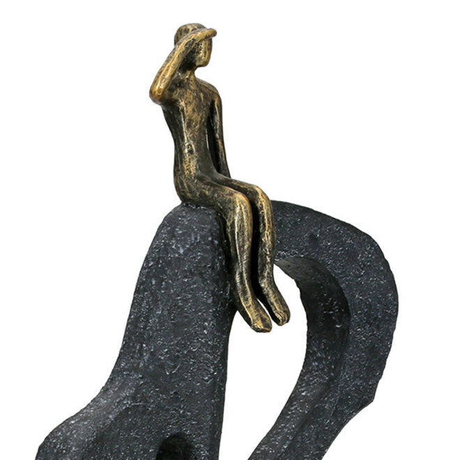 Figuur 'A glance into the Distance', polyresin, antique bronze finish, H47cm