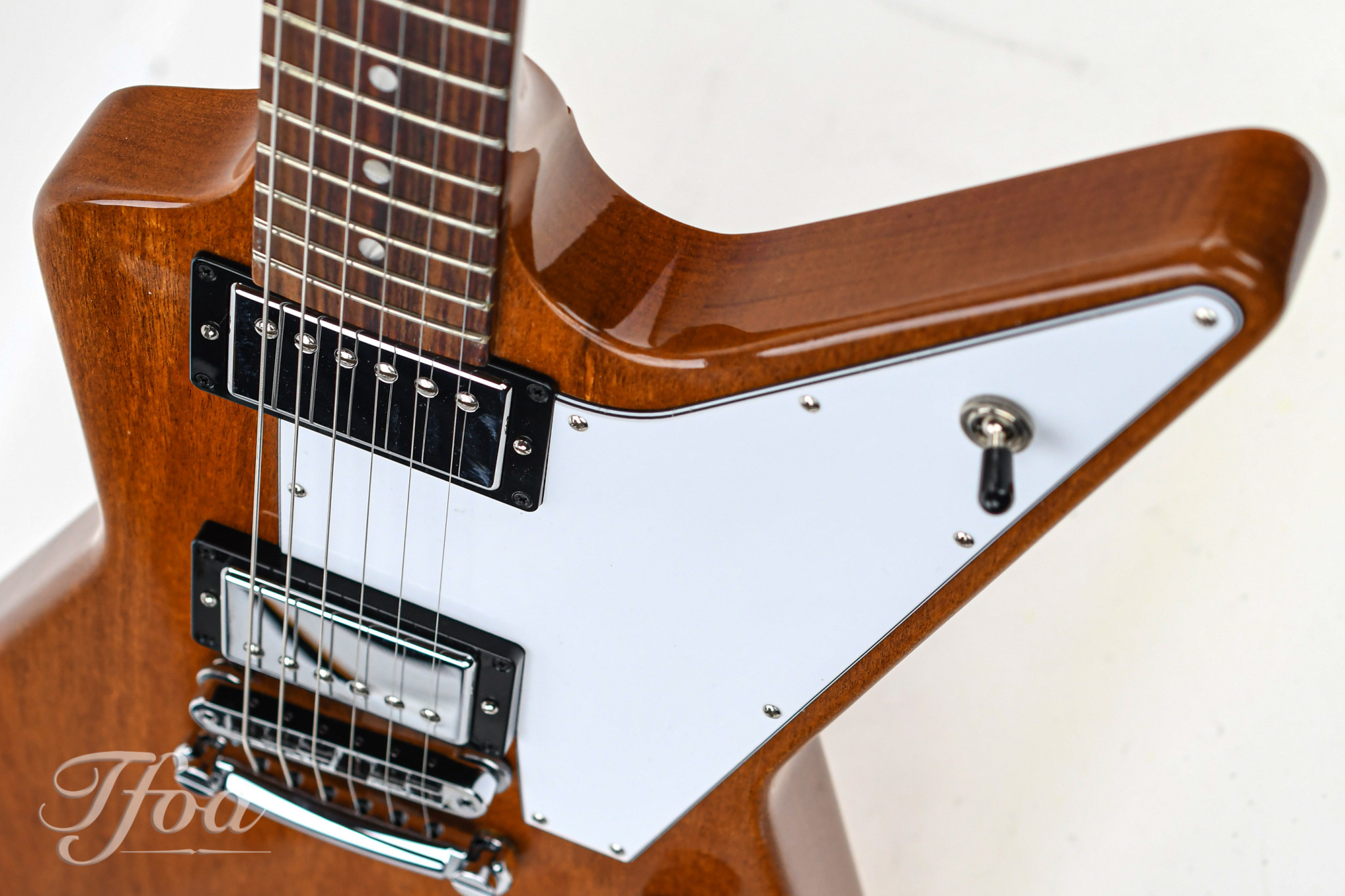 gibson explorer antique natural 2020