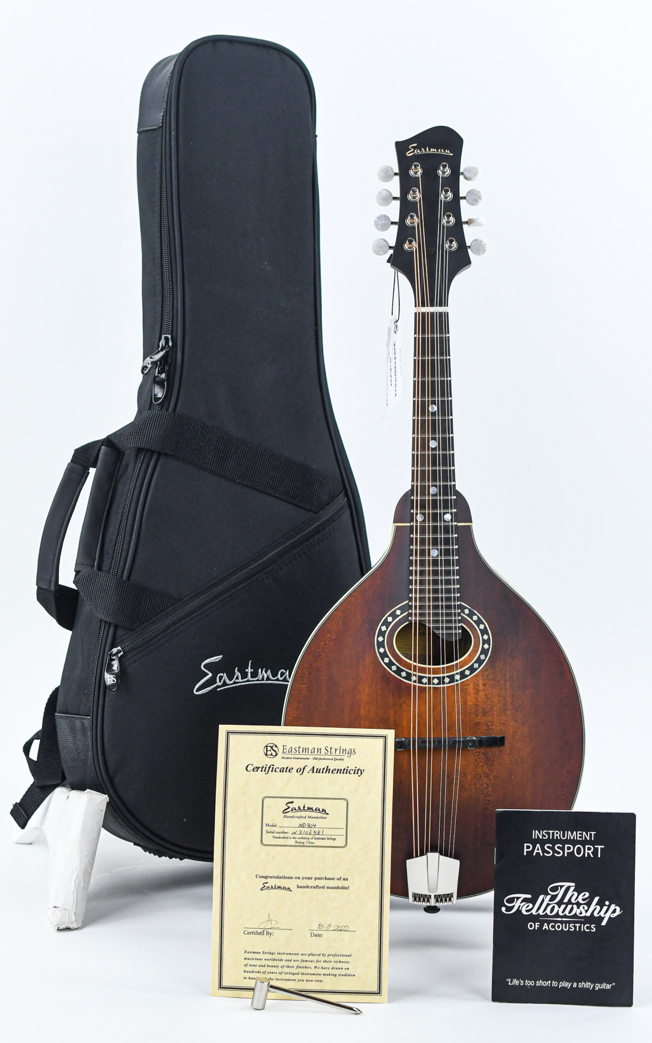 Eastman MD304 AStyle Oval Hole Mandolin Sunburst The Fellowship of