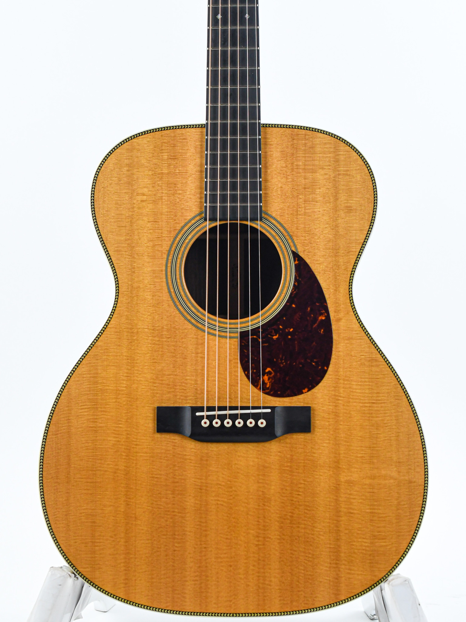 martin om28 v