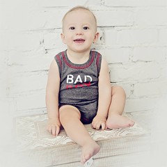 Baby-Body ohne Arme für den Sommer, als Unterwäsche im Winter, mit T-Shirt oder einem anderen Kleidungsstück einfach kombiniert