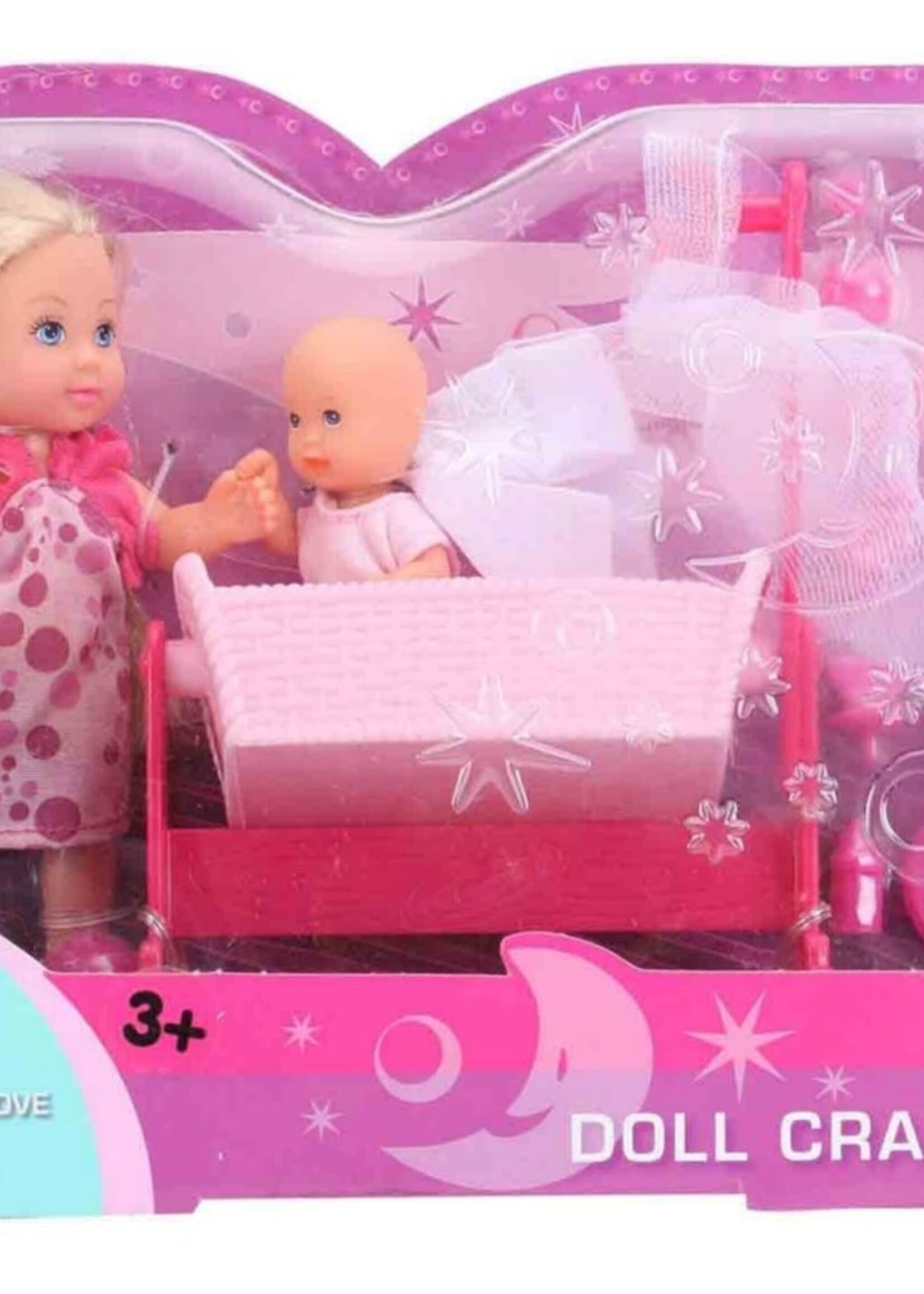 Evi met wiegje en baby