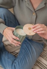 Zusss Geurkaars Keramiek met houten deksel Klavertje-saliegroen