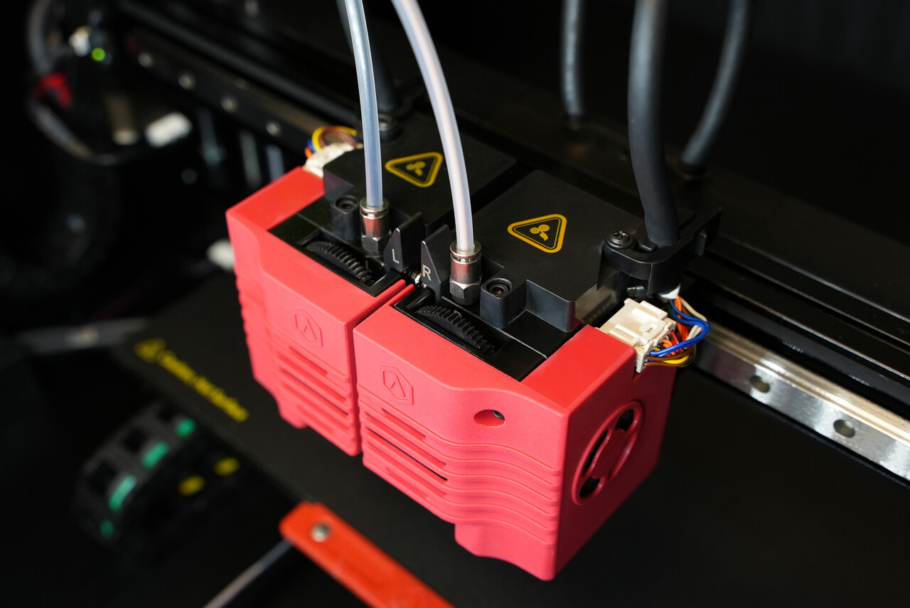 Raise3D De nieuwe Raise3D E2CF IDEX carbon fibre 3D printer