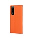 Oranje Genuine Lederen Bookcase Hoesje voor de Sony Xperia 5 III