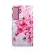 Roze Bloemen Bookcase Hoesje voor de Samsung Galaxy S22