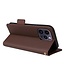SoFetch Bruin Litchee Bookcase Hoesje met Handriem voor de iPhone 15 Plus