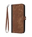 SoFetch Bruin / Zwart Bookcase Hoesje met Handriem voor de iPhone 15 Plus