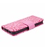 SoFetch Roze Camelia Bookcase Hoesje met Polsbandje voor de iPhone 15 Plus