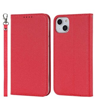 SoFetch Rood Zijde Textuur Flipcover Hoesje iPhone 15 Plus