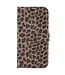 SoFetch Bruin Luipaard Faux Leder Hoesje voor de iPhone 15 Pro