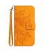 SoFetch Geel Zonnebloem Bookcase Hoesje met Handriem voor de Xiaomi 13 Pro