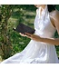 SoFetch Zwart Vlinders Bookcase Hoesje met Polsbandje voor de Xiaomi 13 Pro