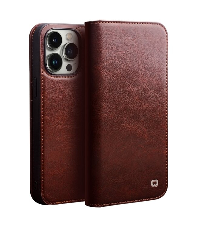 Qialino Bruin Elegant Bookcase Hoesje voor de iPhone 14 Pro Max