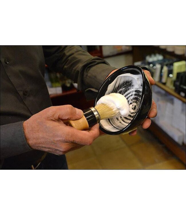 Schwarzweisskeramik handgemaakte zwarte scheerkom met handvat