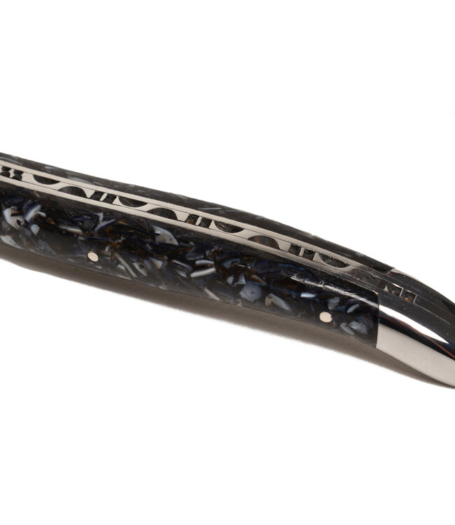 Laguiole en Aubrac oestermes met heft in mosselschelpen