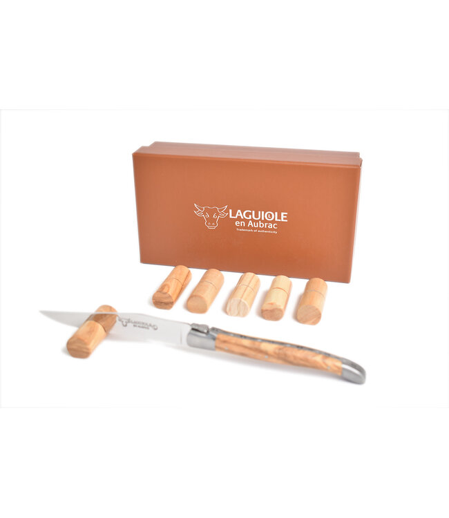 Laguiole en Aubrac steuntjes in olijfhout voor steakmessen