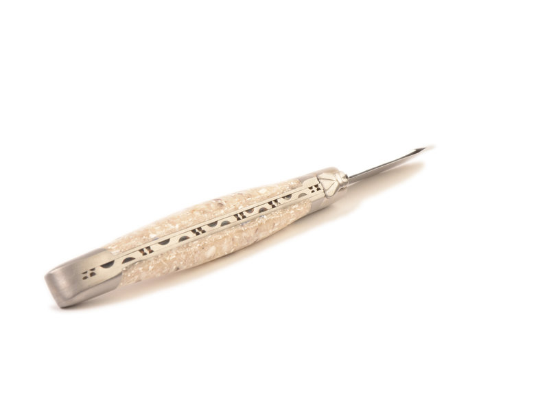 Laguiole en Aubrac oestermes met heft in oesterschelpen