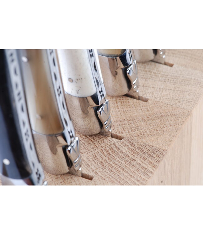 Laguiole en Aubrac blokje in eik voor 6 steakmessen