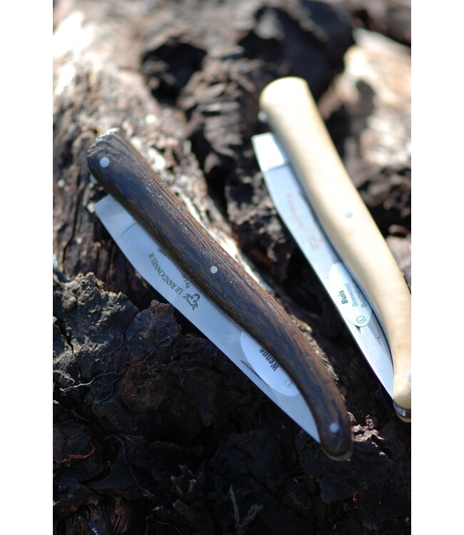 Laguiole en Aubrac Le randonneur wenge