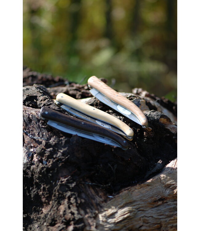 Laguiole en Aubrac Le randonneur wenge