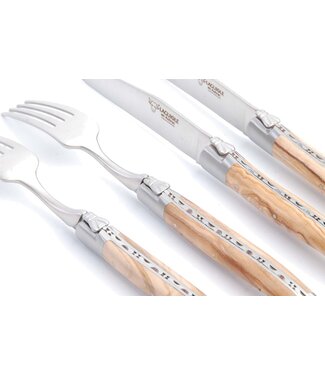 Laguiole en Aubrac 2 steakmessen en 2 vorken olijfhout