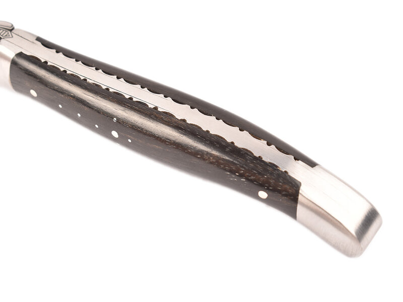 Laguiole en Aubrac 12cm ebben - guêpe - platines guillochées - mat