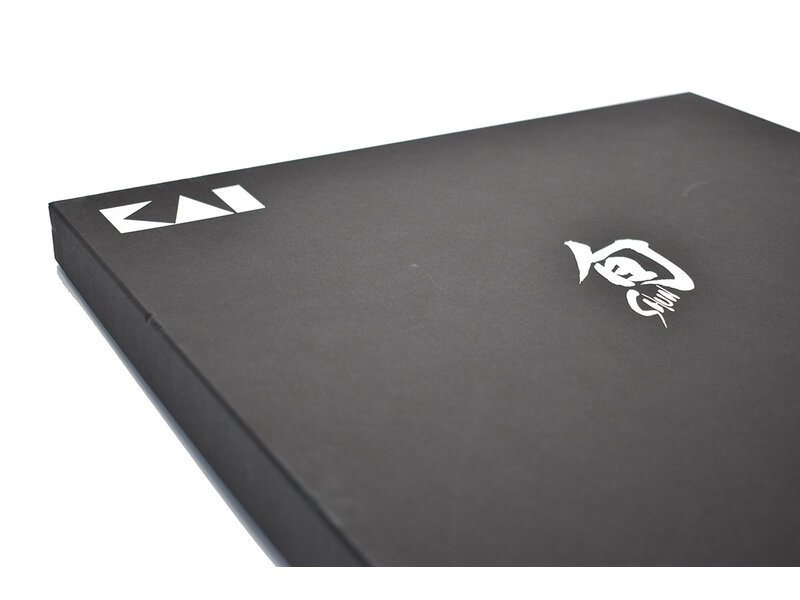 Kai Eindejaarsaanbieding Kai Shun santoku 18cm + gratis houten snijplank