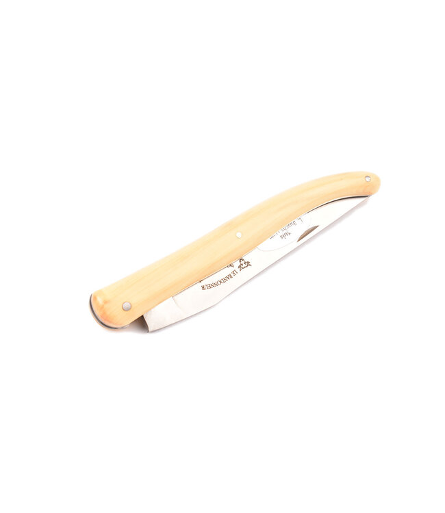 Laguiole en Aubrac Le randonneur buxus