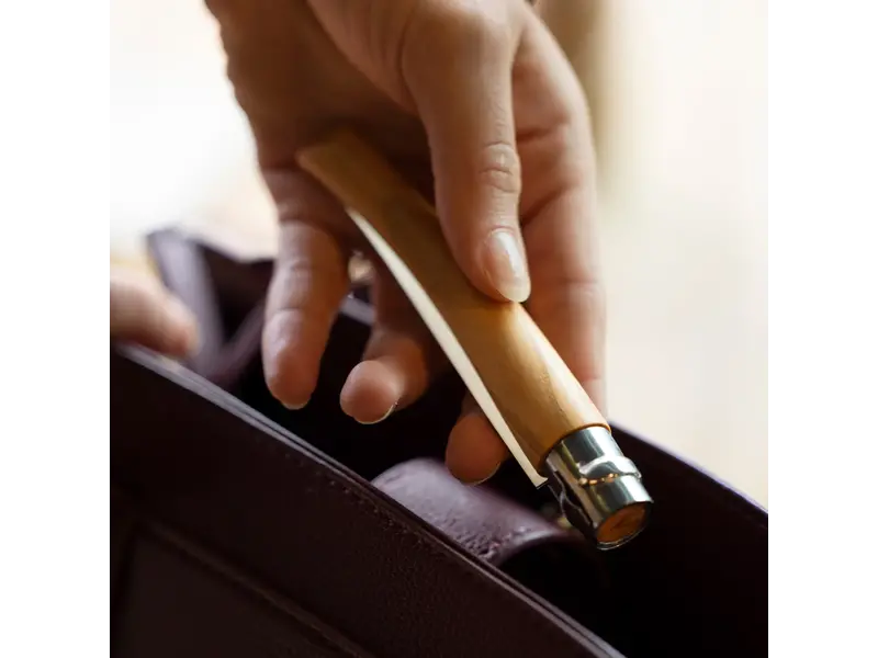 Opinel N°08 effilé met heft in olijfhout