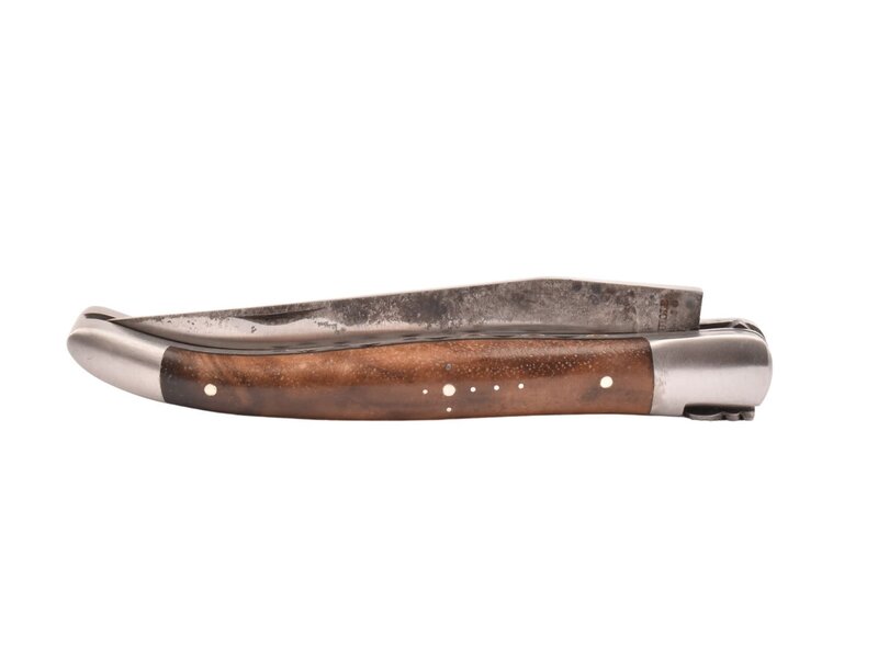Laguiole en Aubrac 12cm loupe de noyer - brut de forge - double platines - mat