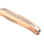 Laguiole en Aubrac Belle pièce 2024/10 - 12cm bois d'aubrac - platines guillochées - plein manche