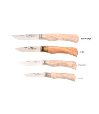 Old Bear met heft in olijfhout - L