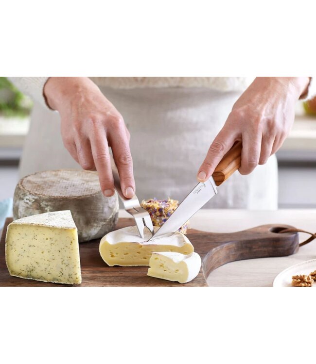 Opinel kaasset met kaasmes in olijfhout en kaasvork in rvs