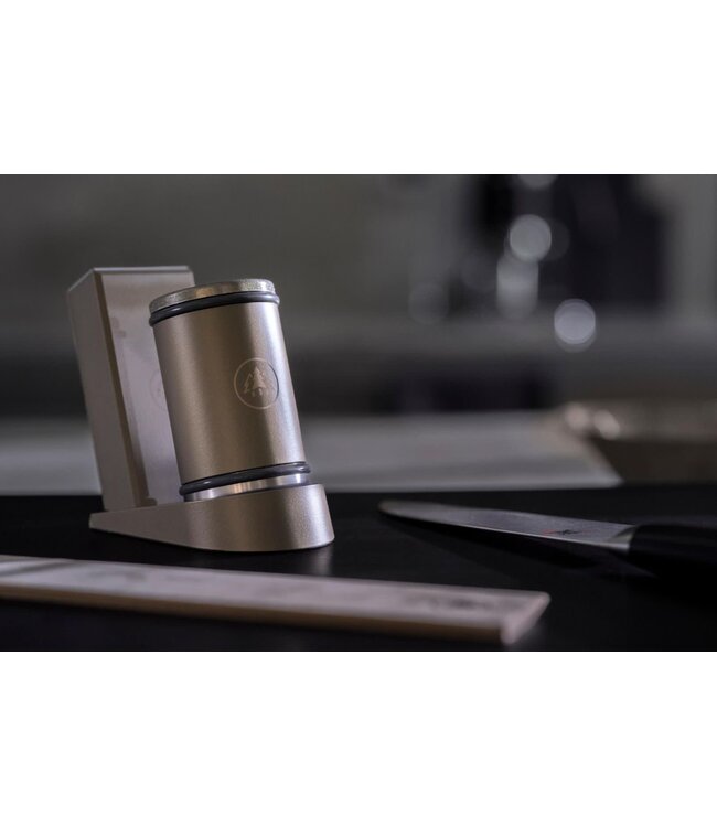 Horl dock dark bronze