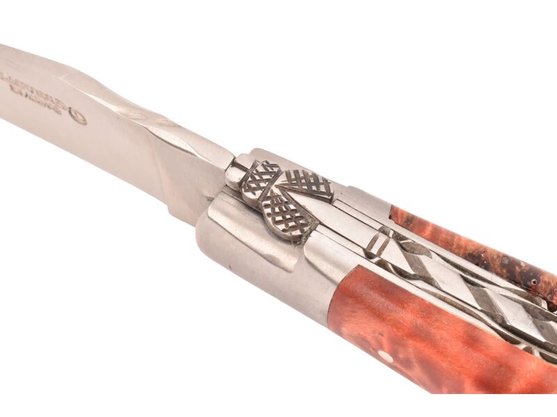 Laguiole en Aubrac Belle Pièce 2025 - 12cm fourche de peuplier rouge - platines guillochées