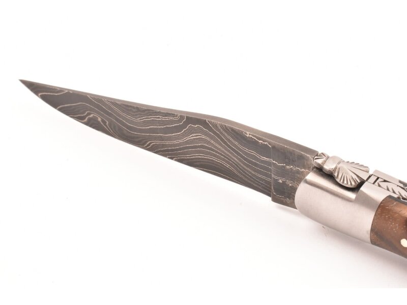 Laguiole en Aubrac Belle Pièce 2025 - 12cm loupe de noyer - damast feuilleté