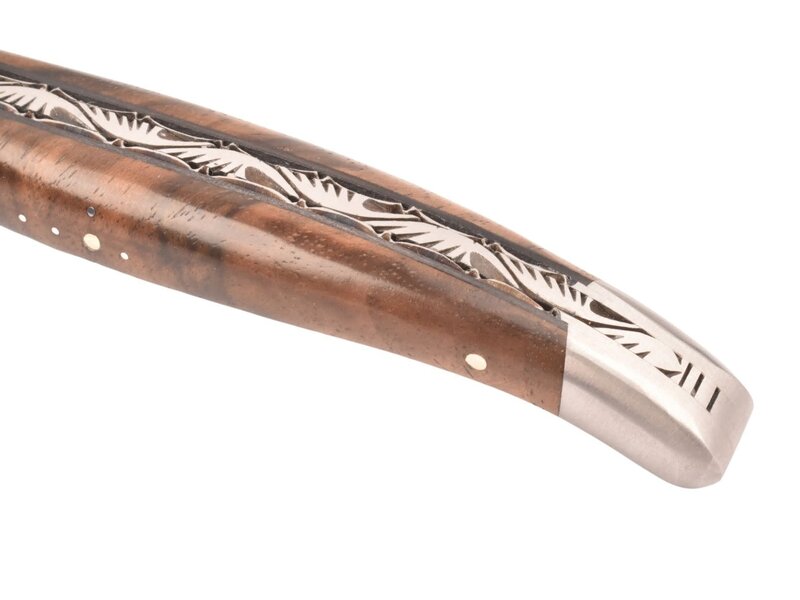 Laguiole en Aubrac Belle Pièce 2025 - 12cm loupe de noyer - damast feuilleté