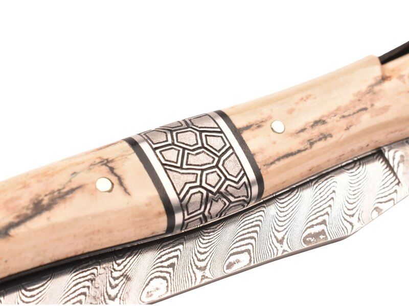 Laguiole en Aubrac Belle pièce 2025/1 - 12cm croute d' ivoire de mammouth - damast balbach - plein manche