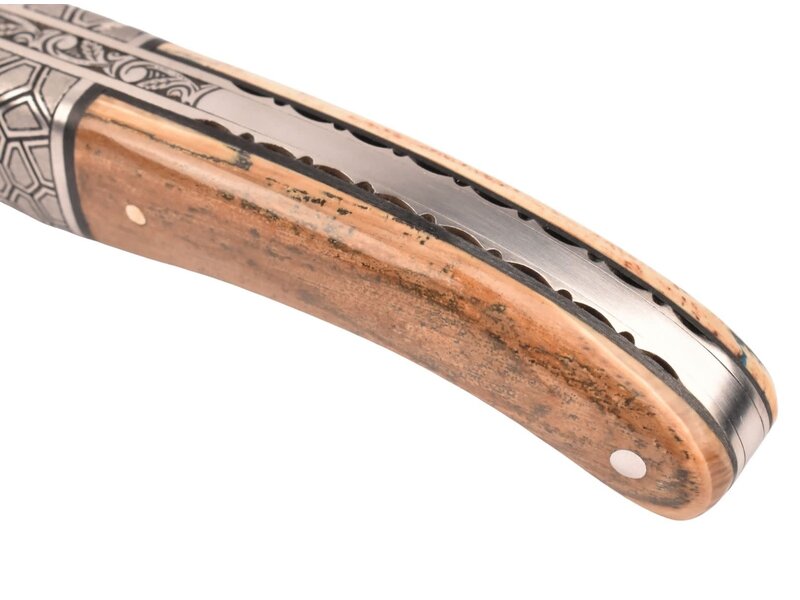 Laguiole en Aubrac Belle pièce 2025/1 - 12cm croute d' ivoire de mammouth - damast balbach - plein manche