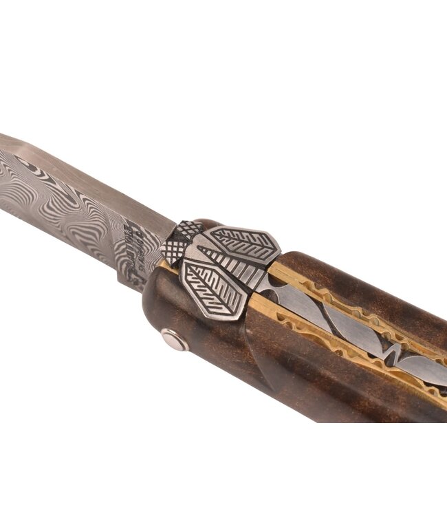 Laguiole en Aubrac Belle pièce 2025/3 - 12cm loupe de laurel - messing - damast balbach - double platines - plein manche