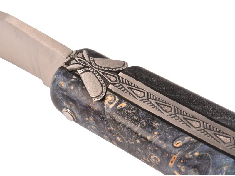 Laguiole en Aubrac Belle pièce 2025/5 - 12cm loupe de sureau blue - plein manche