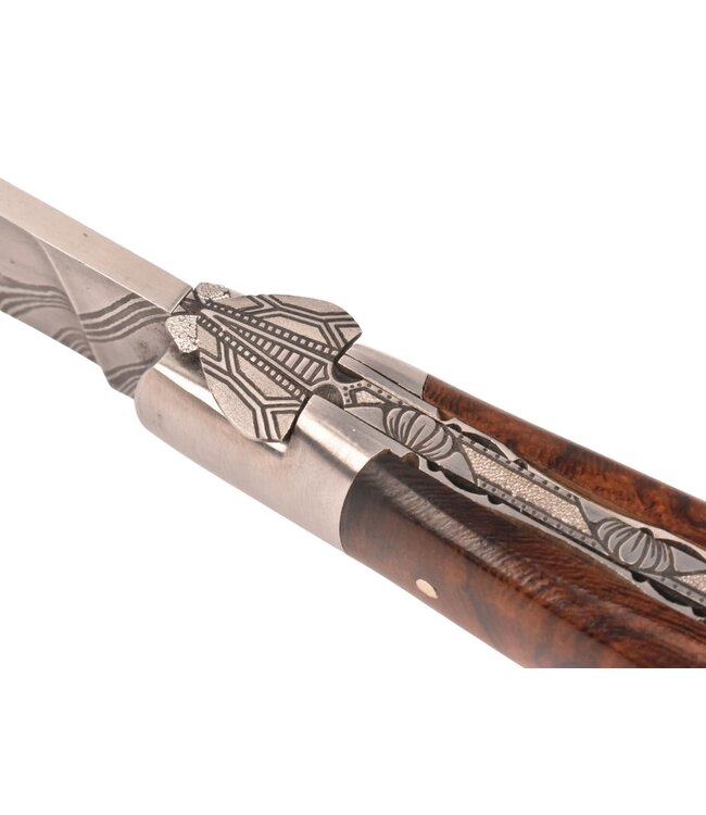 Laguiole en Aubrac Belle pièce - 12cm loupe de bois de fer - damast torsadé